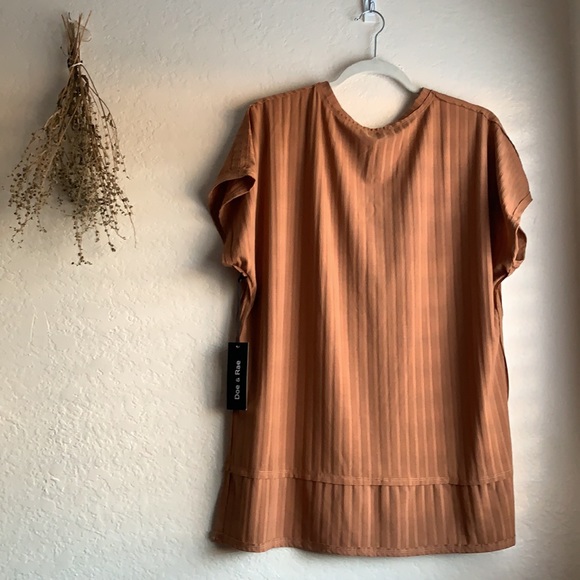 Doe & Rae Blouse - Picture 2 of 4